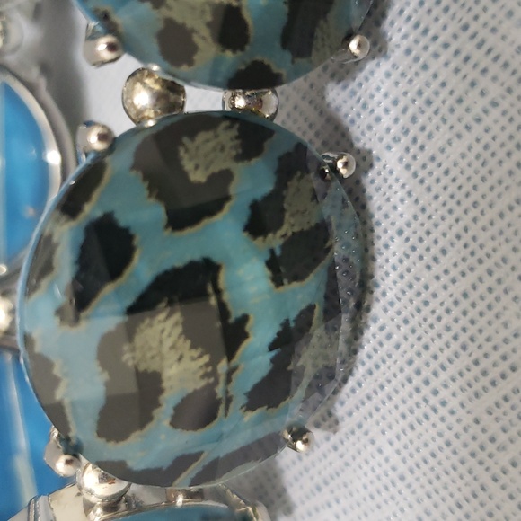 New Fun Jewelry Blue Leopard Print Stretch Bracelet - Picture 2 of 3